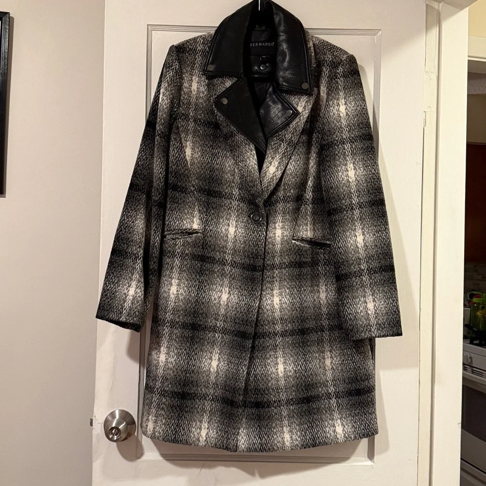 Plaid Coat with Removable Faux Leather bib - Picture 7 of 12